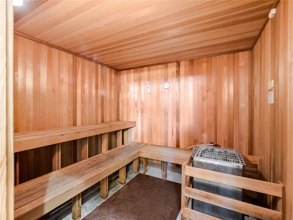 En Venta: $744,900 (4 camas, 3 baños, 2780 Pies cuadrados)