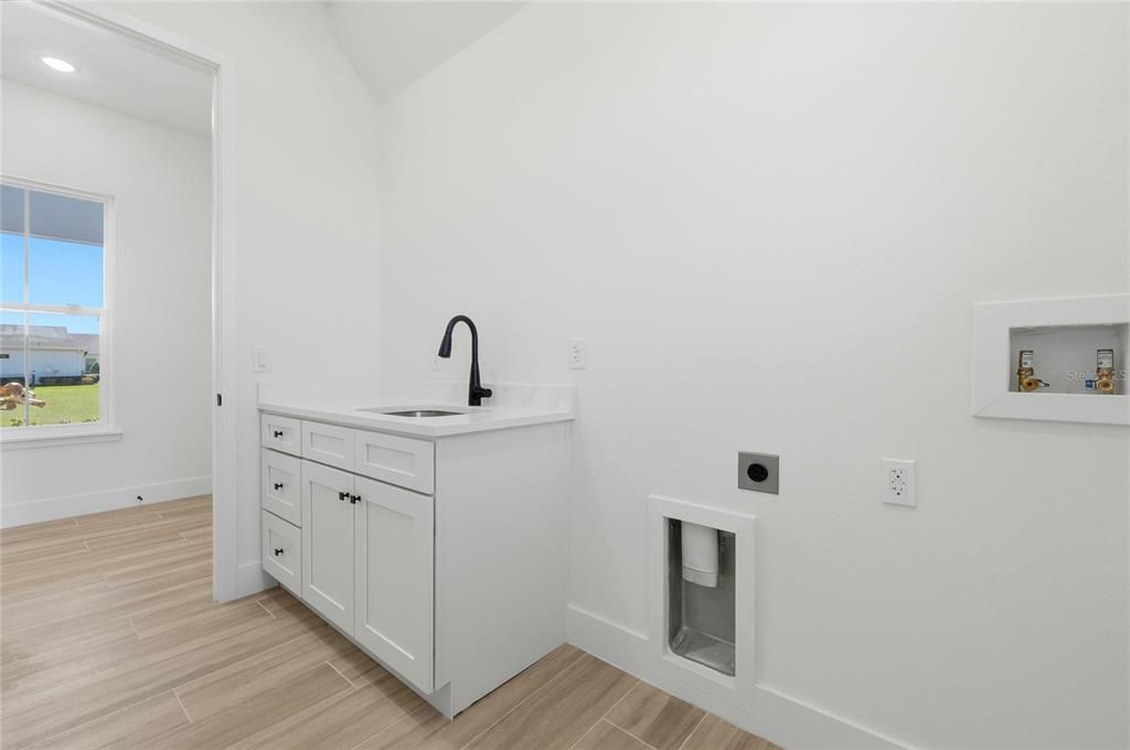 En Venta: $744,900 (4 camas, 3 baños, 2780 Pies cuadrados)