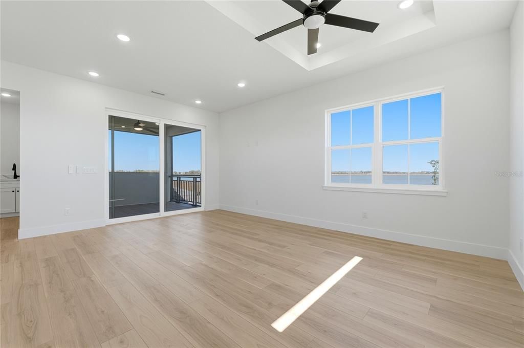 En Venta: $744,900 (4 camas, 3 baños, 2780 Pies cuadrados)