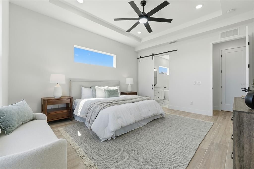En Venta: $744,900 (4 camas, 3 baños, 2780 Pies cuadrados)