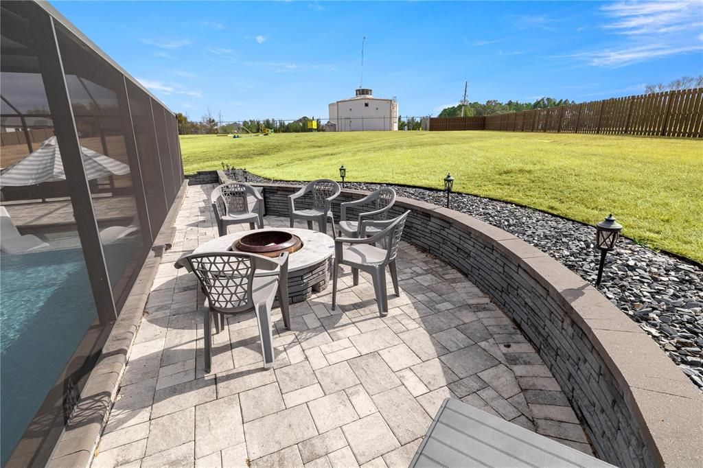 En Venta: $724,900 (3 camas, 4 baños, 2703 Pies cuadrados)
