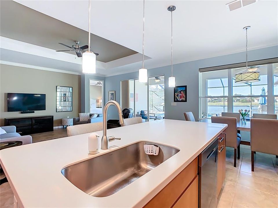 Active With Contract: $460,000 (2 beds, 2 baths, 1705 Square Feet)