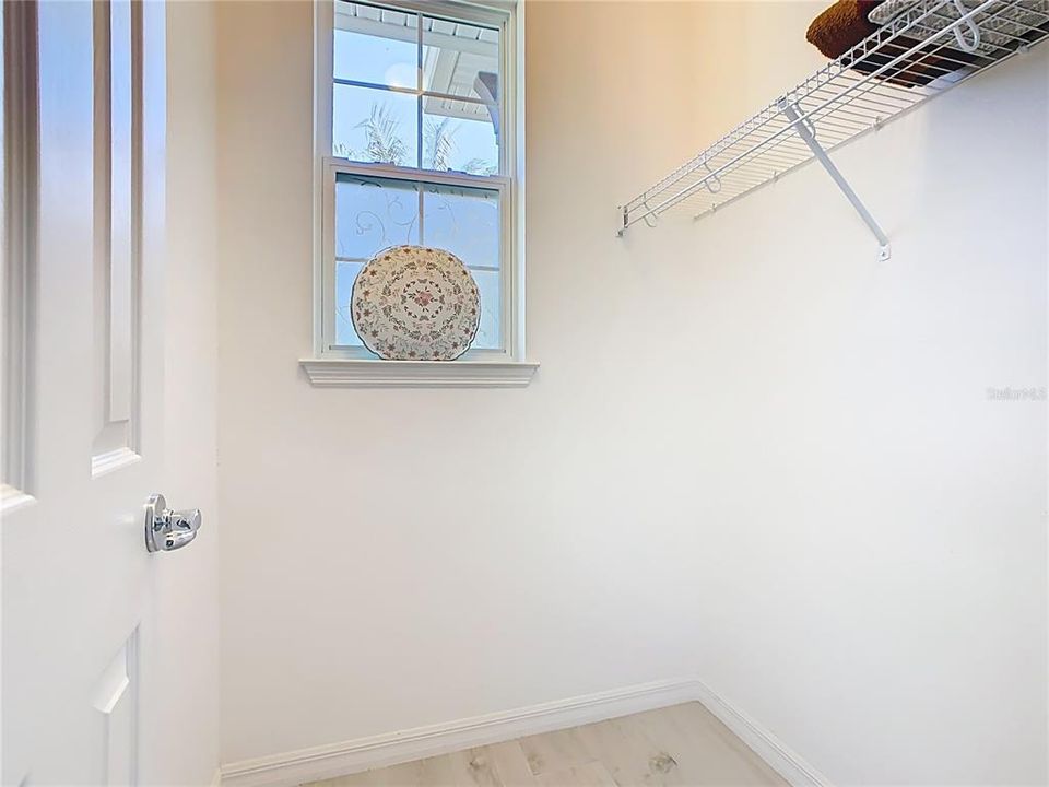 Active With Contract: $460,000 (2 beds, 2 baths, 1705 Square Feet)