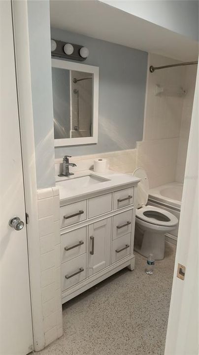 For Rent: $3,200 (3 beds, 2 baths, 1947 Square Feet)