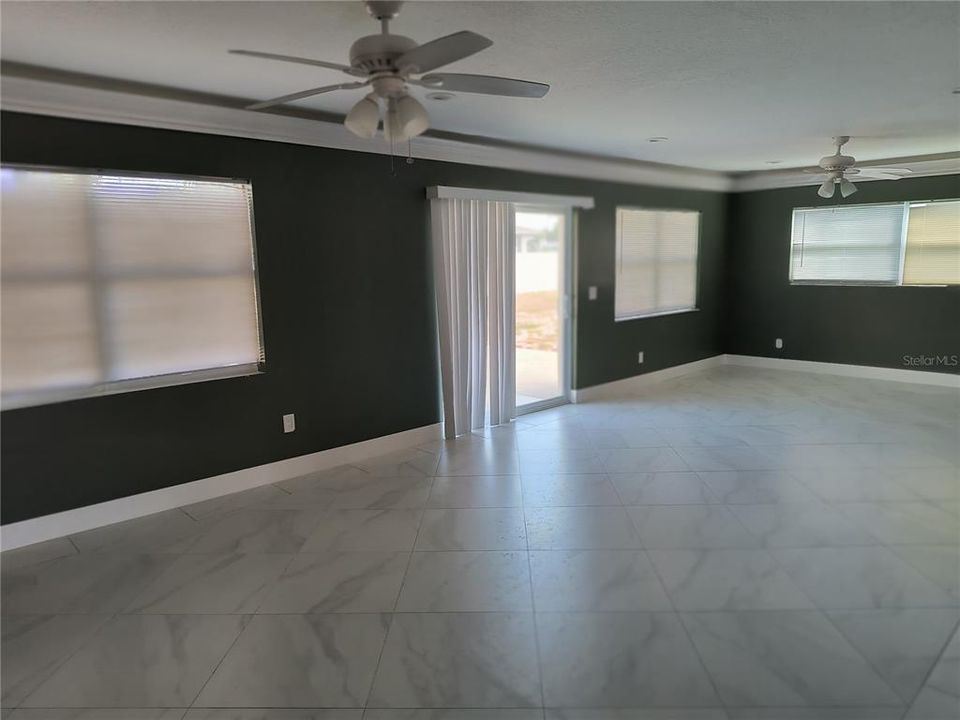 For Rent: $3,200 (3 beds, 2 baths, 1947 Square Feet)