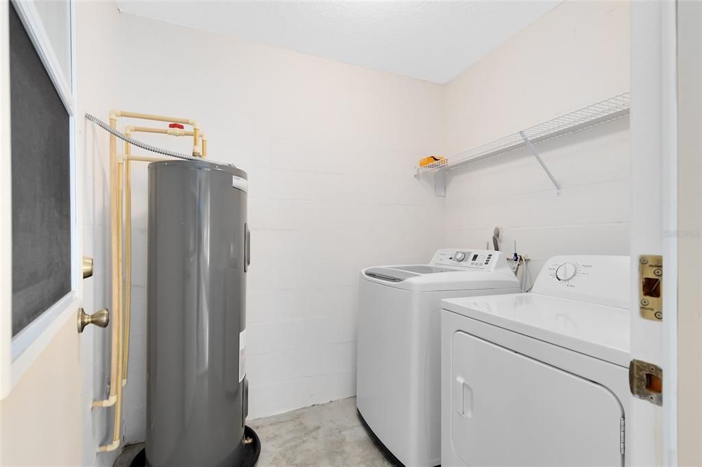 Activo con contrato: $279,900 (2 camas, 2 baños, 1249 Pies cuadrados)