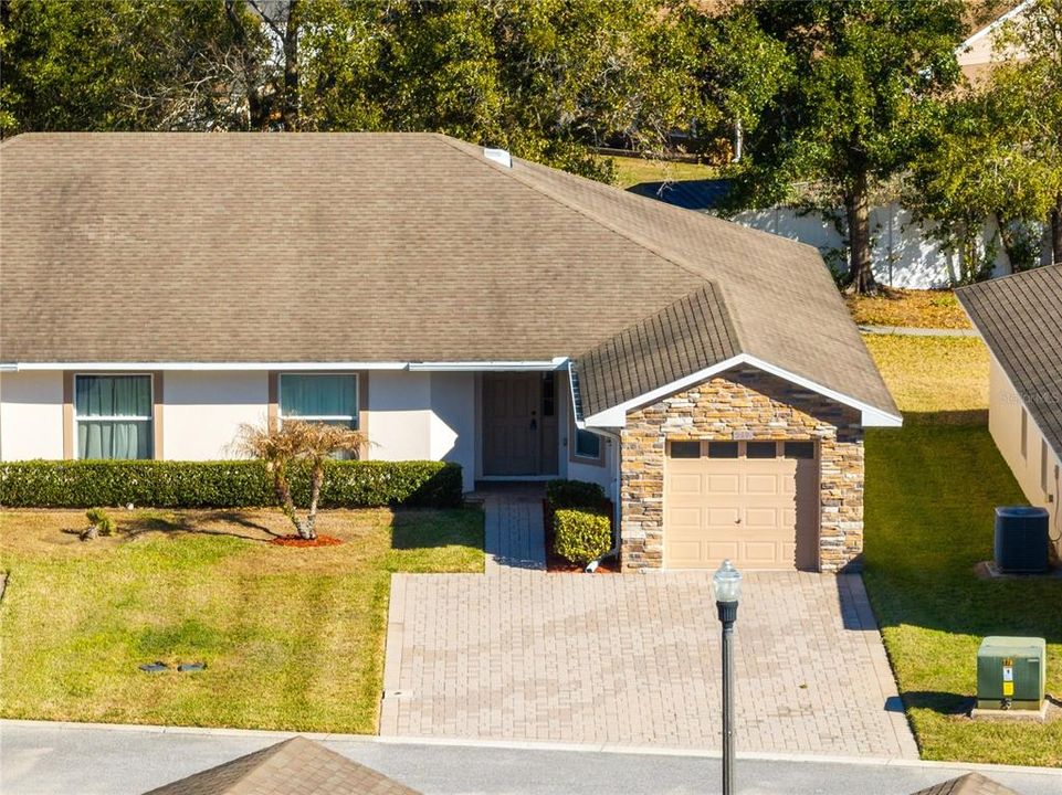 Activo con contrato: $279,900 (2 camas, 2 baños, 1249 Pies cuadrados)