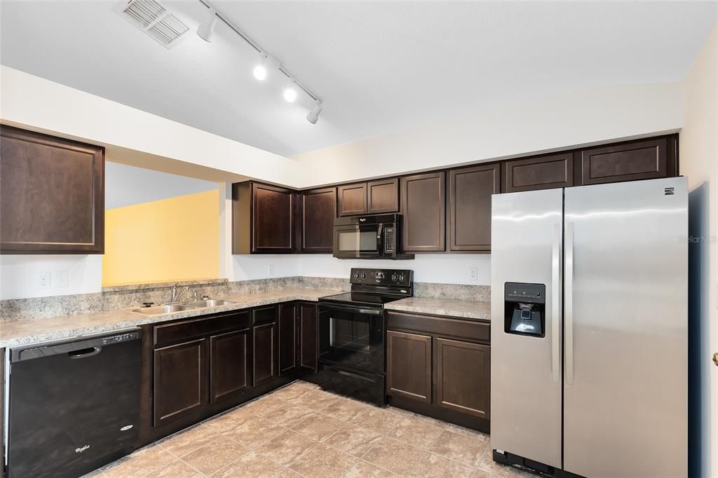 Activo con contrato: $279,900 (2 camas, 2 baños, 1249 Pies cuadrados)