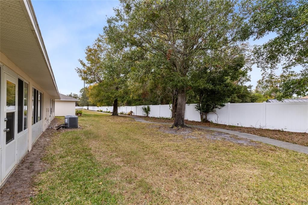 Activo con contrato: $279,900 (2 camas, 2 baños, 1249 Pies cuadrados)