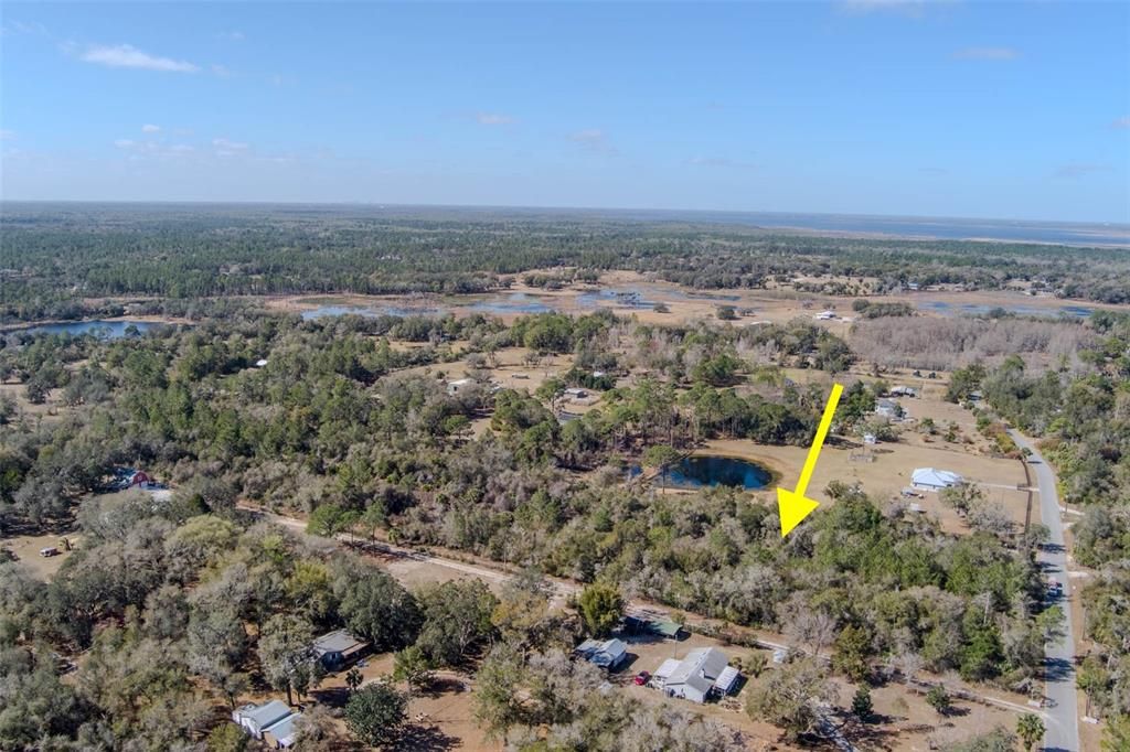 На продажу: $549,900 (8.32 acres)