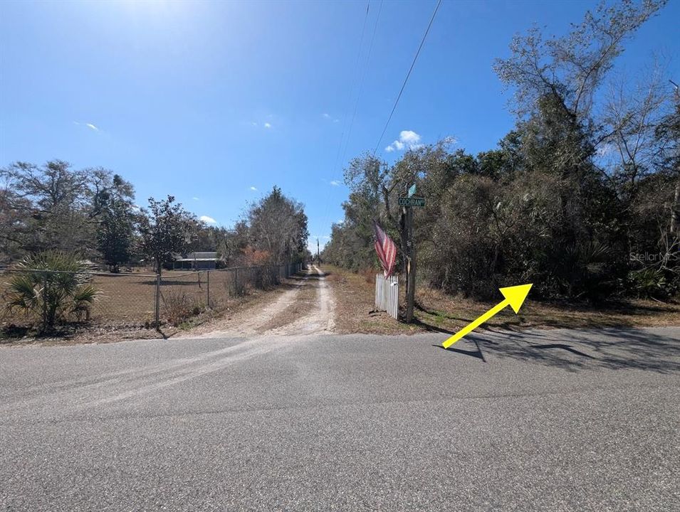 На продажу: $549,900 (8.32 acres)