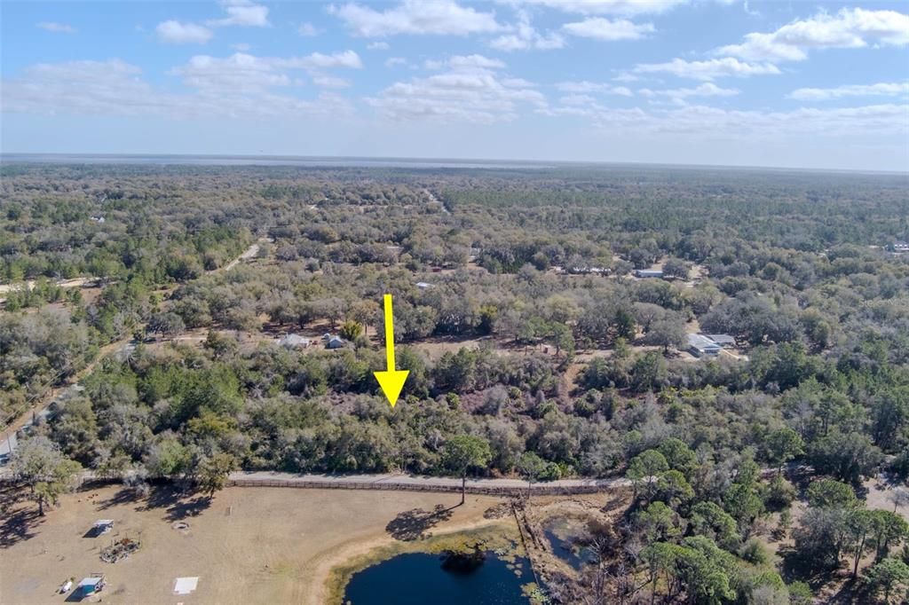 На продажу: $549,900 (8.32 acres)