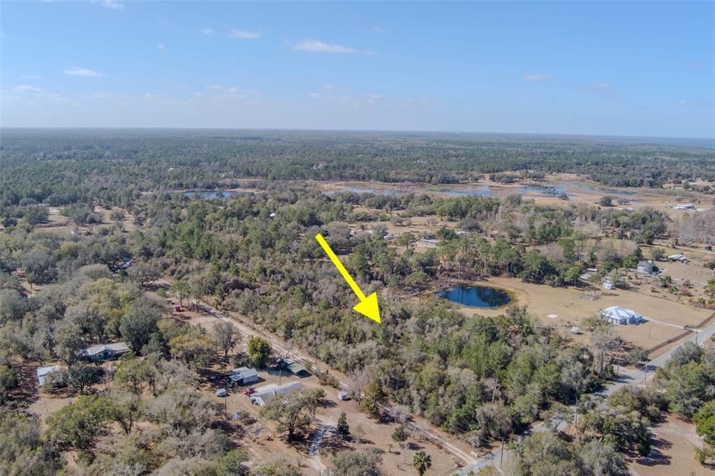 На продажу: $549,900 (8.32 acres)