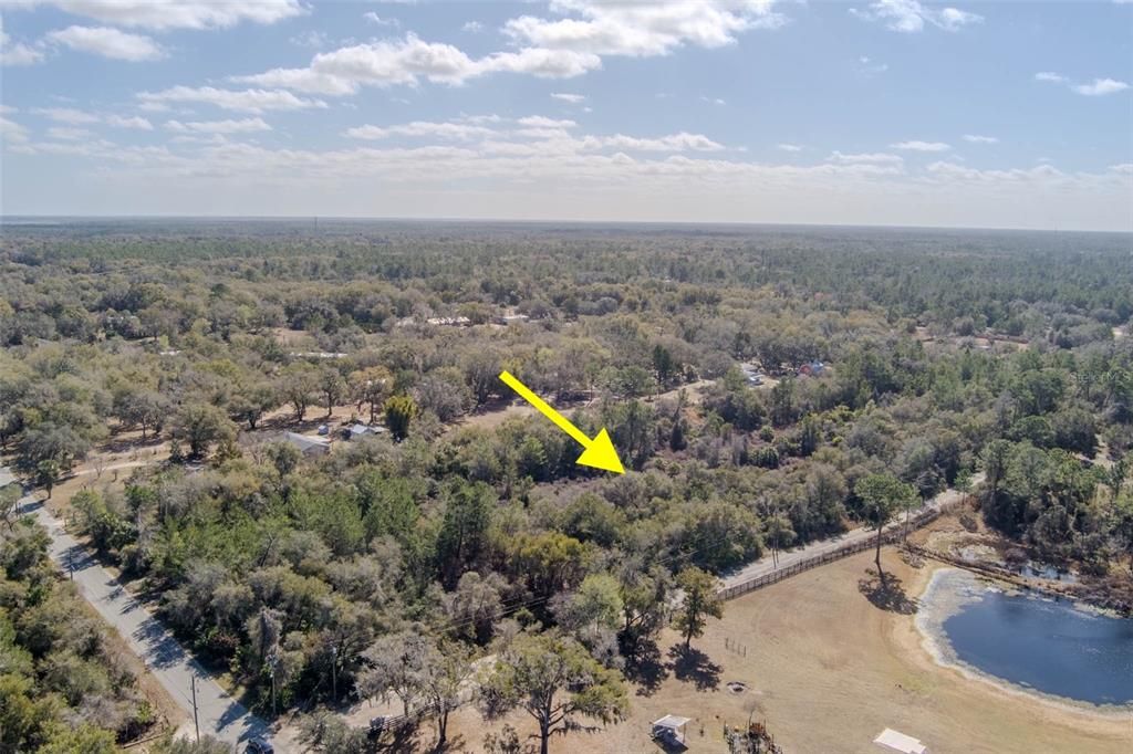 На продажу: $549,900 (8.32 acres)