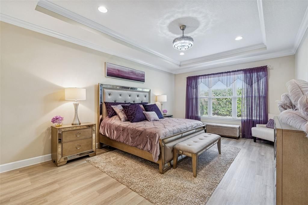 Activo con contrato: $645,000 (4 camas, 3 baños, 3261 Pies cuadrados)