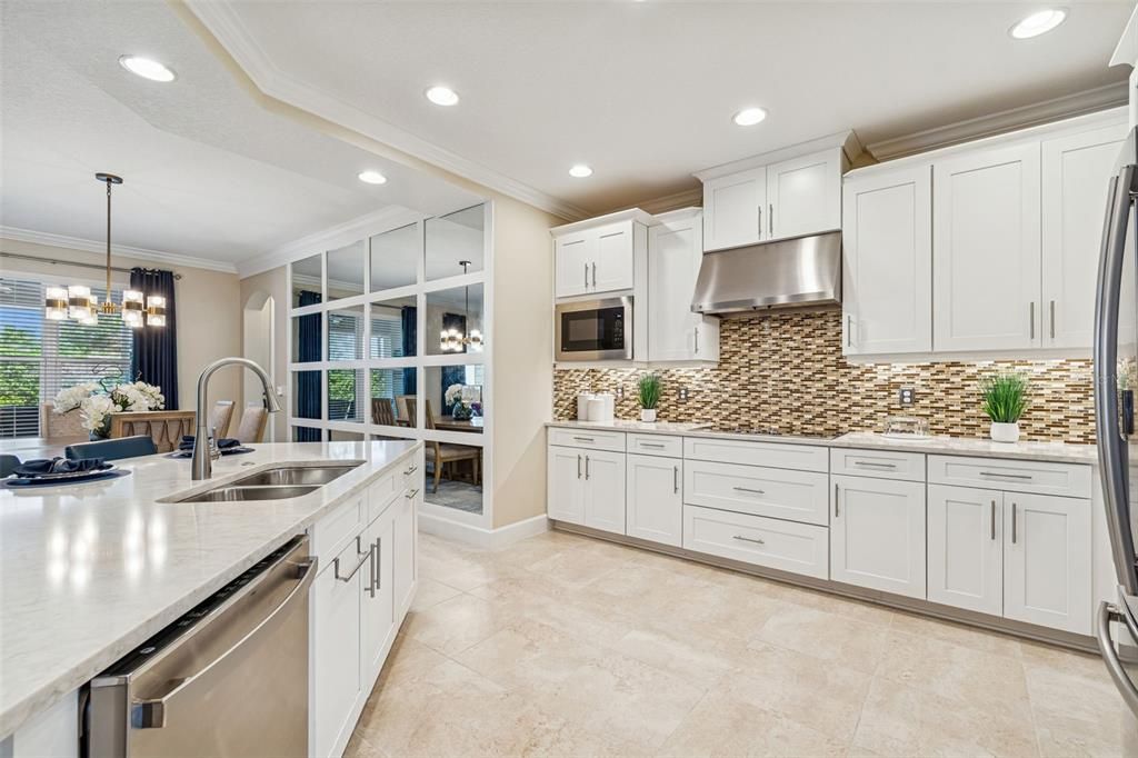 Activo con contrato: $645,000 (4 camas, 3 baños, 3261 Pies cuadrados)
