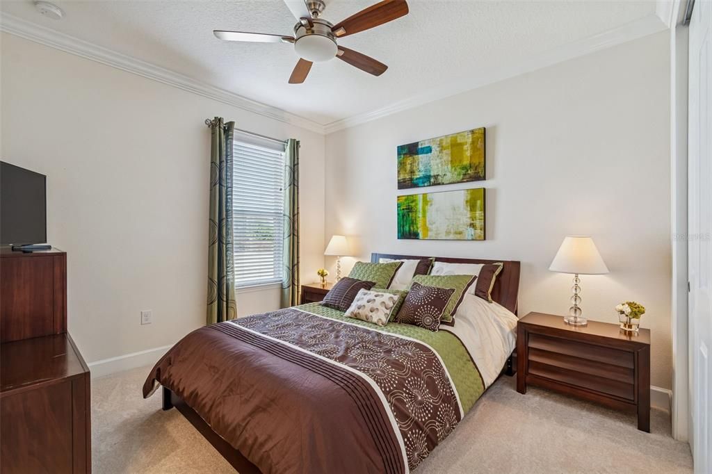 Activo con contrato: $645,000 (4 camas, 3 baños, 3261 Pies cuadrados)