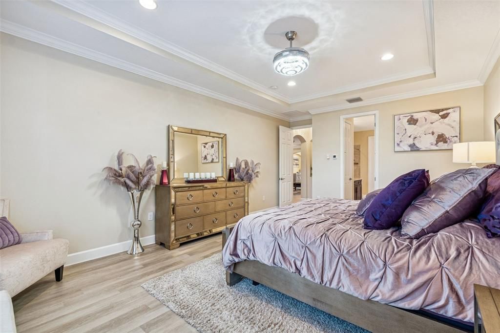 Activo con contrato: $645,000 (4 camas, 3 baños, 3261 Pies cuadrados)