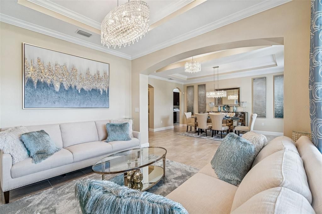 Activo con contrato: $645,000 (4 camas, 3 baños, 3261 Pies cuadrados)