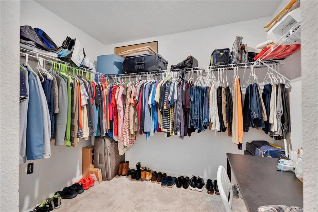 Active With Contract: $250,000 (3 beds, 2 baths, 1383 Square Feet)