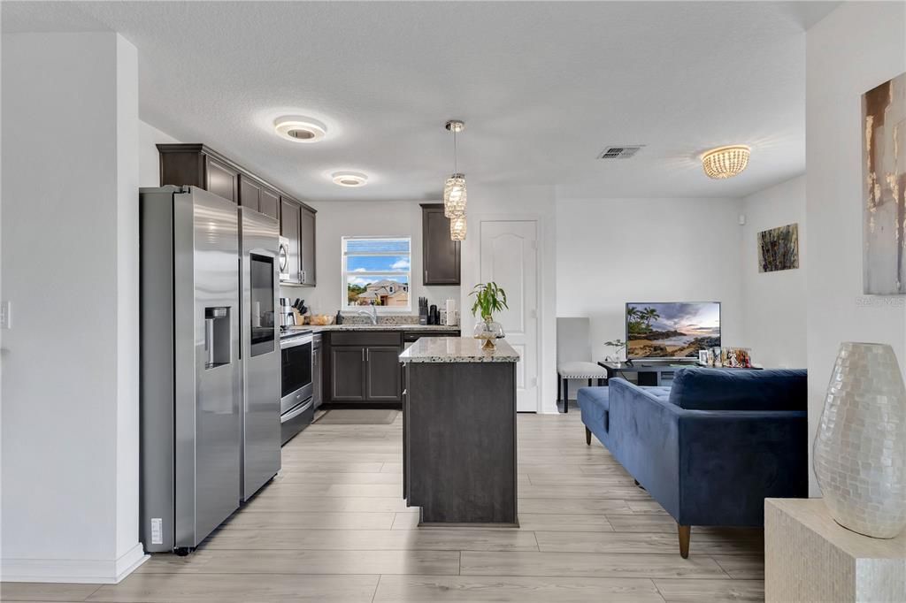Active With Contract: $250,000 (3 beds, 2 baths, 1383 Square Feet)