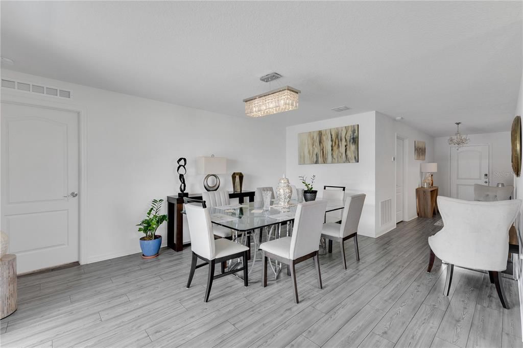Active With Contract: $250,000 (3 beds, 2 baths, 1383 Square Feet)