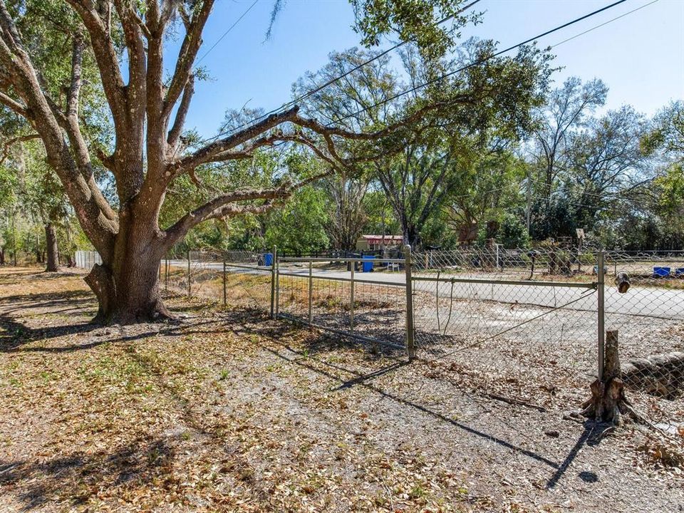 Activo con contrato: $375,000 (6.32 acres)
