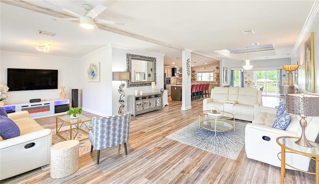 待售: $695,000 (3 贝兹, 2 浴室, 2200 平方英尺)