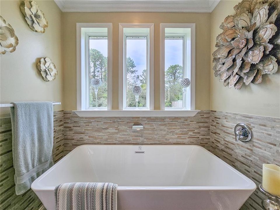 待售: $695,000 (3 贝兹, 2 浴室, 2200 平方英尺)