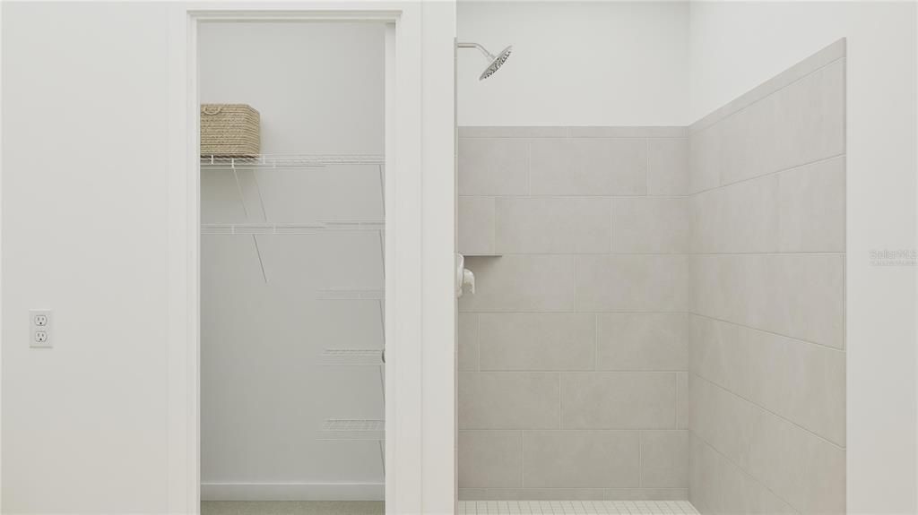 Activo con contrato: $429,990 (4 camas, 3 baños, 2692 Pies cuadrados)