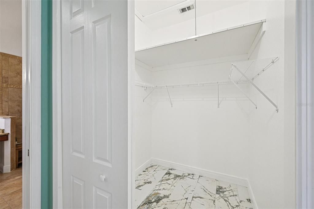 En Venta: $699,000 (3 camas, 3 baños, 2043 Pies cuadrados)