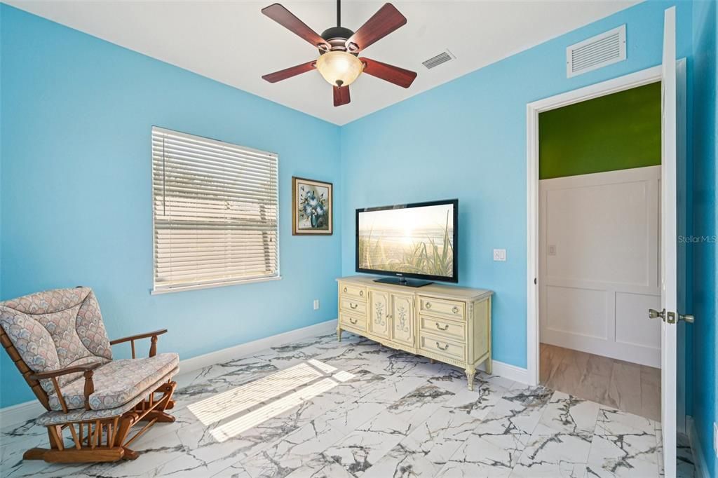 En Venta: $699,000 (3 camas, 3 baños, 2043 Pies cuadrados)
