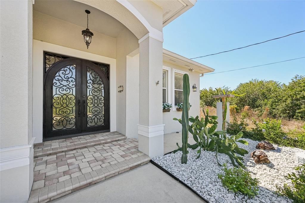 En Venta: $699,000 (3 camas, 3 baños, 2043 Pies cuadrados)