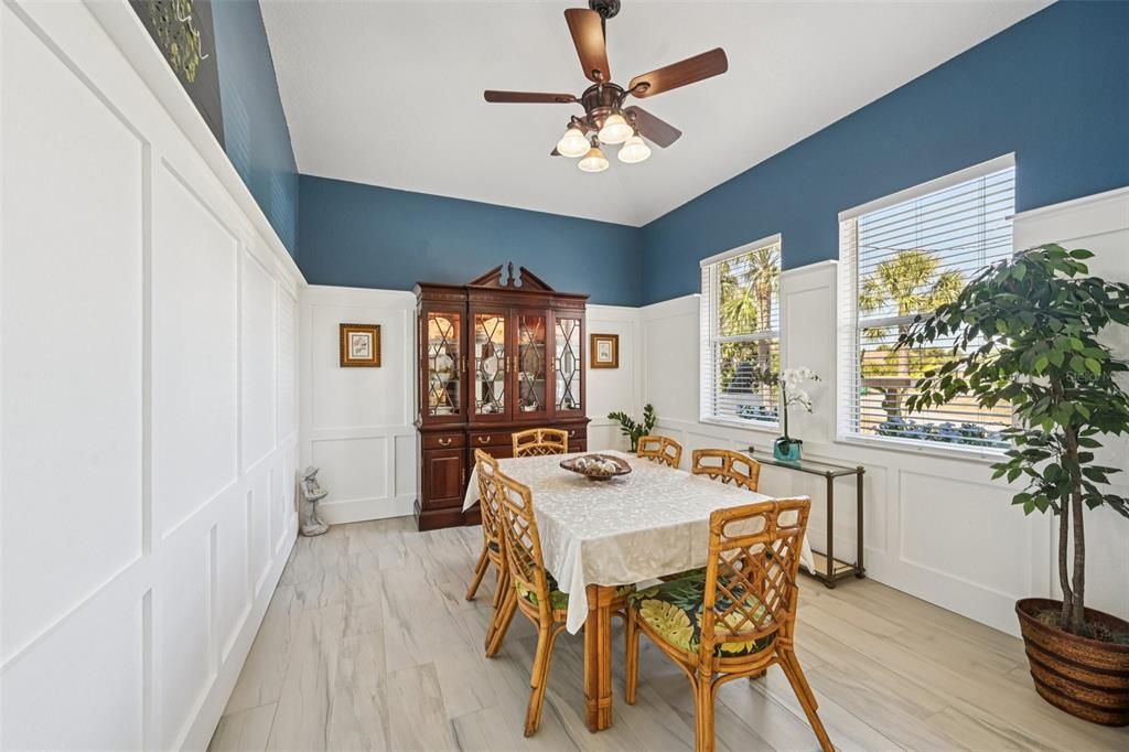 En Venta: $699,000 (3 camas, 3 baños, 2043 Pies cuadrados)
