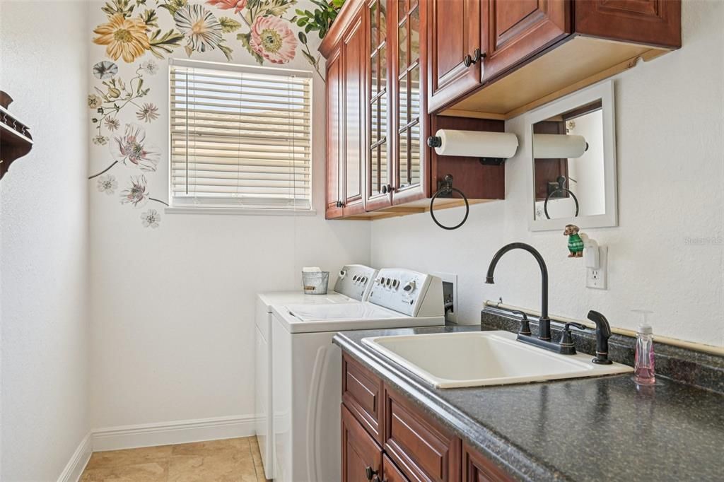 En Venta: $699,000 (3 camas, 3 baños, 2043 Pies cuadrados)