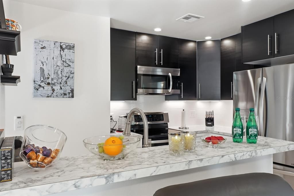For Sale: $184,000 (2 beds, 2 baths, 1058 Square Feet)