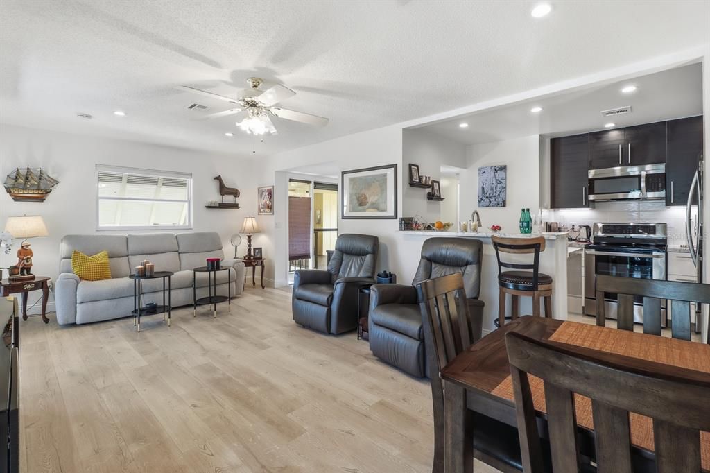 For Sale: $184,000 (2 beds, 2 baths, 1058 Square Feet)