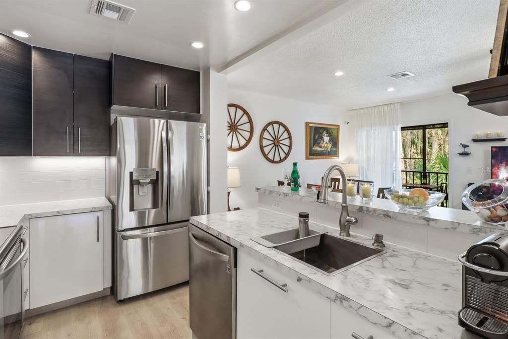 For Sale: $184,000 (2 beds, 2 baths, 1058 Square Feet)