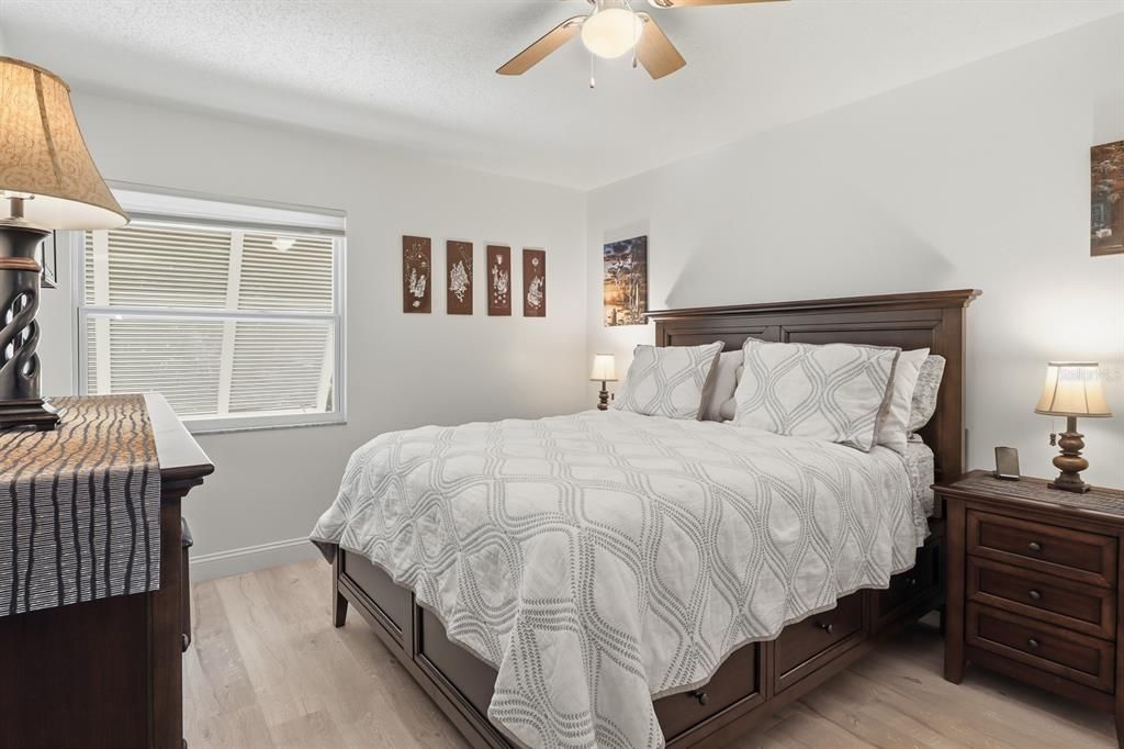 For Sale: $184,000 (2 beds, 2 baths, 1058 Square Feet)