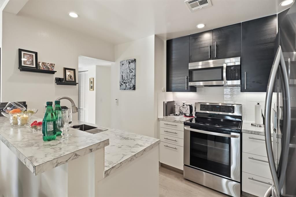 For Sale: $184,000 (2 beds, 2 baths, 1058 Square Feet)
