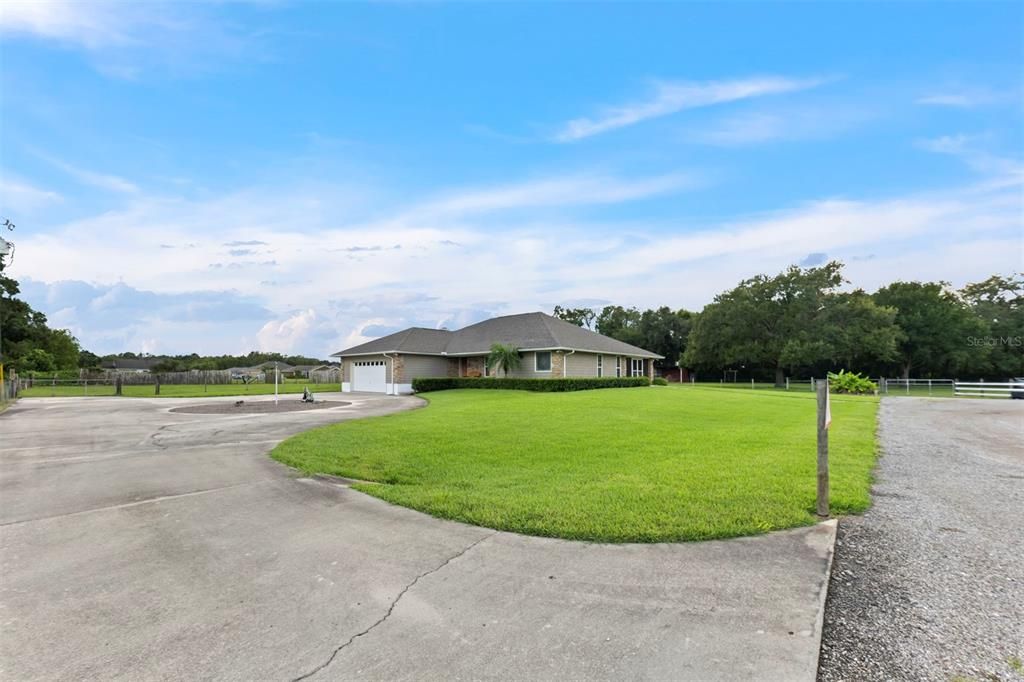 For Sale: $2,600,000 (3 beds, 2 baths, 2500 Square Feet)