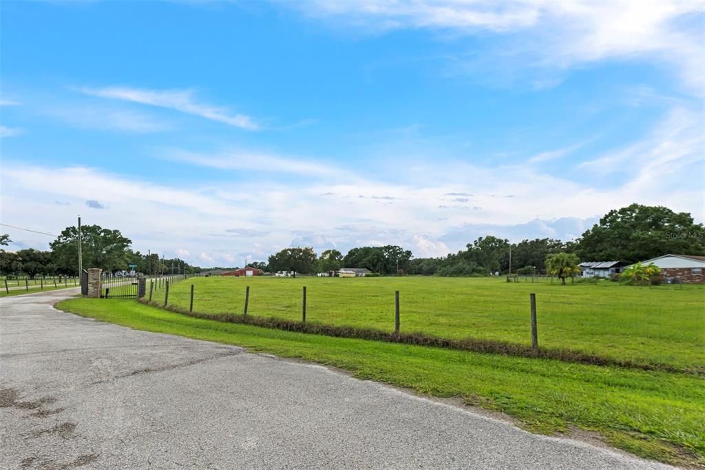 For Sale: $2,600,000 (3 beds, 2 baths, 2500 Square Feet)