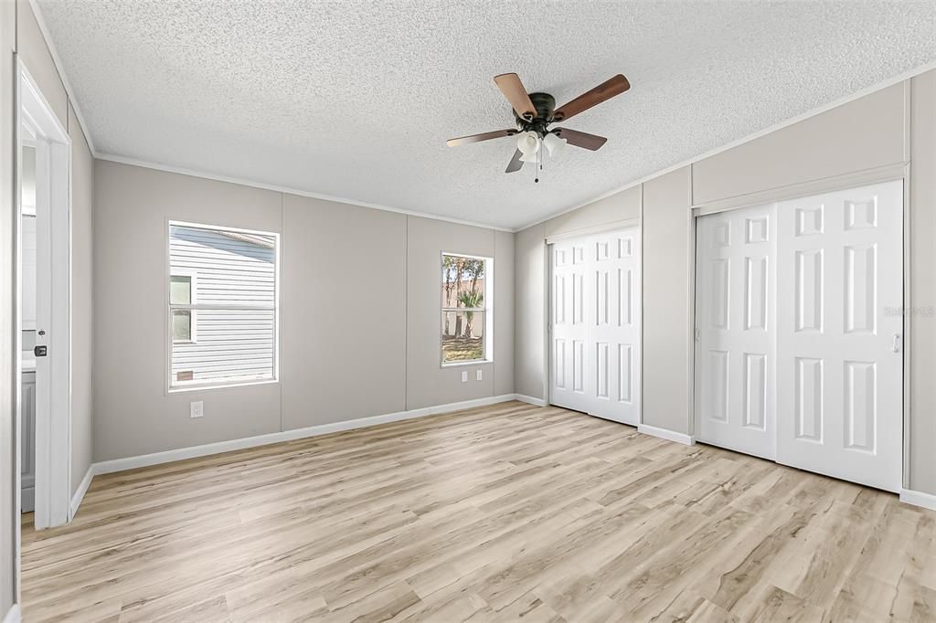 For Sale: $189,900 (2 beds, 2 baths, 1393 Square Feet)