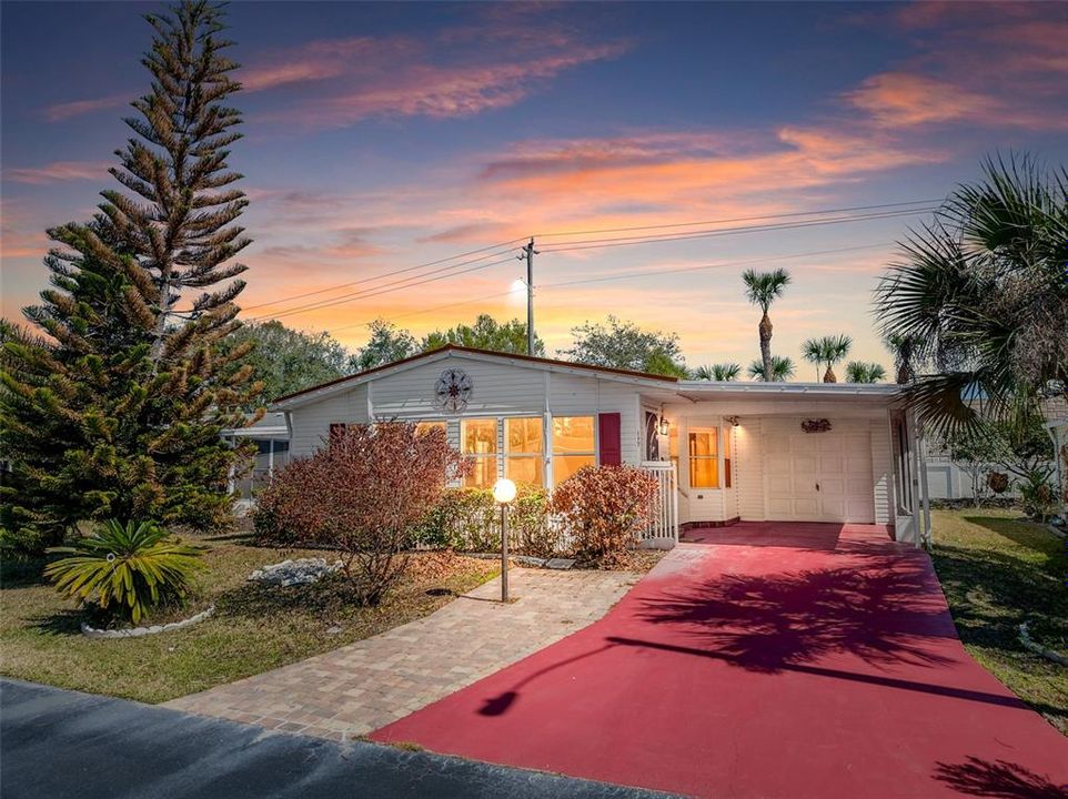 For Sale: $189,900 (2 beds, 2 baths, 1393 Square Feet)