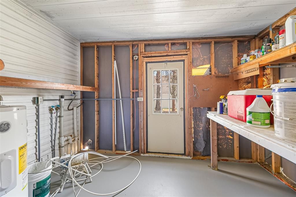 For Sale: $189,900 (2 beds, 2 baths, 1393 Square Feet)