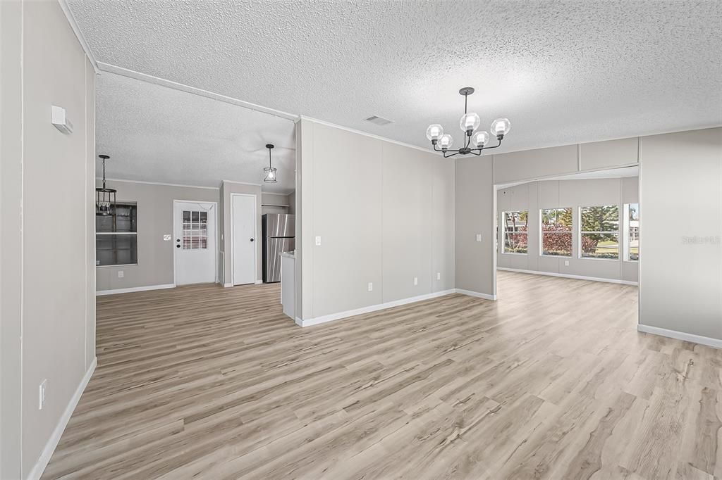 For Sale: $189,900 (2 beds, 2 baths, 1393 Square Feet)