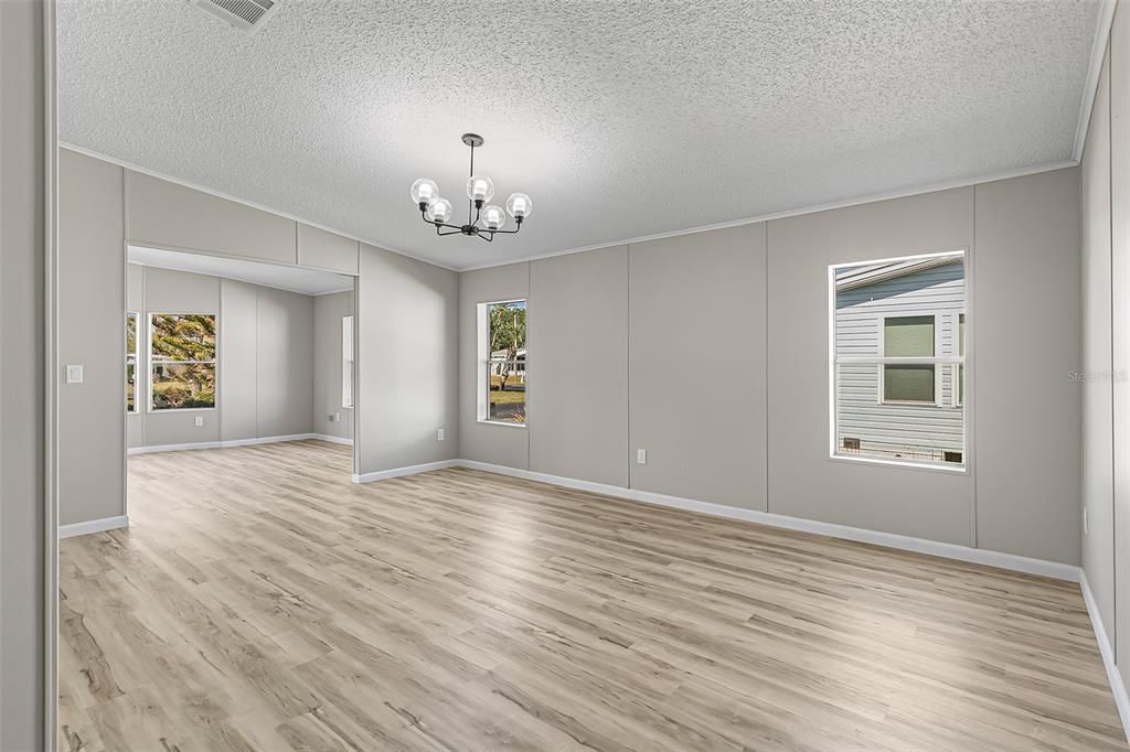 For Sale: $189,900 (2 beds, 2 baths, 1393 Square Feet)