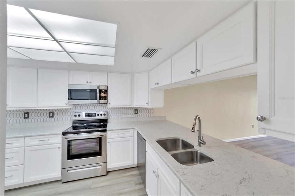 En Venta: $369,000 (2 camas, 2 baños, 1385 Pies cuadrados)
