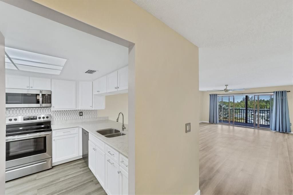 En Venta: $369,000 (2 camas, 2 baños, 1385 Pies cuadrados)