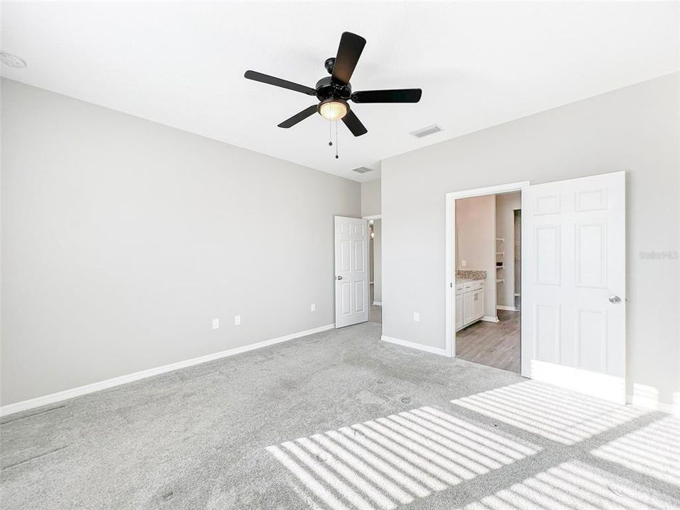 For Rent: $2,975 (3 beds, 2 baths, 1837 Square Feet)